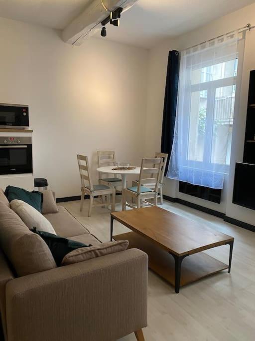 L'Augusteum Apartamento Nîmes Exterior foto